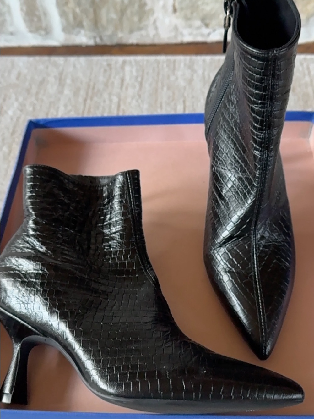 New Stuart Weitzman Black Croc-Embossed Pointed-Toe Booties